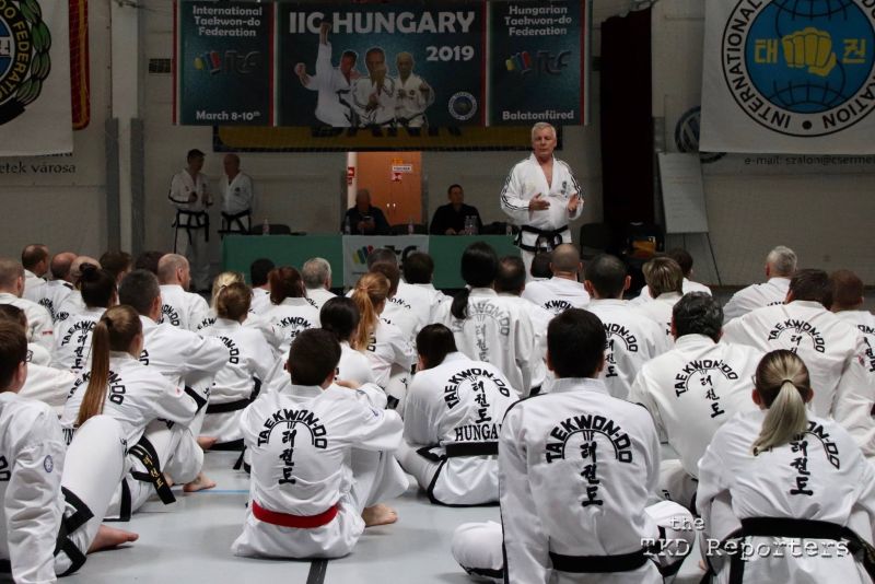 Paul Weiler nagymester előadása az alap "fitnesz" gyakorlatokról - Fotó: The TKD Reporters